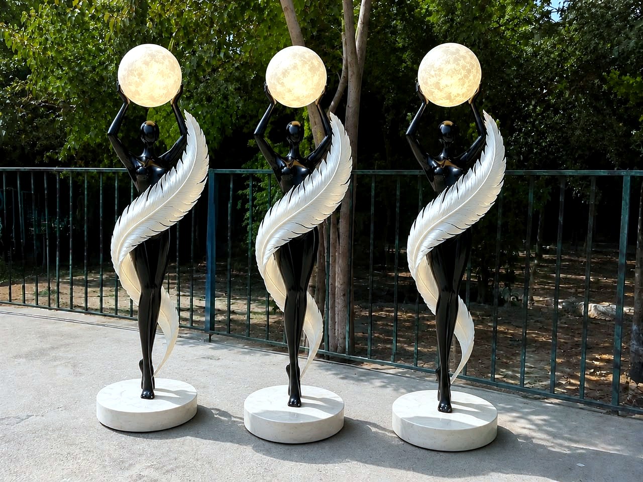 Luna Dancers